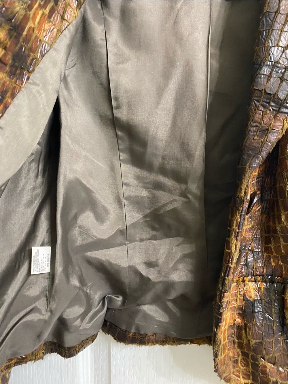 Lena Gabrielle Faux Leather Croc/Python Exotic Embossed Edgy Blazer Jacket Sz 6 - Picture 4 of 16